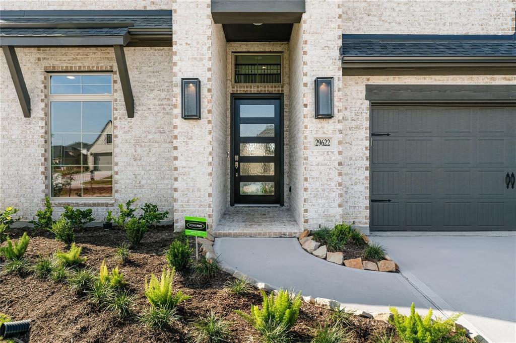 29622 Sterling Knoll Drive, Fulshear, Texas image 4