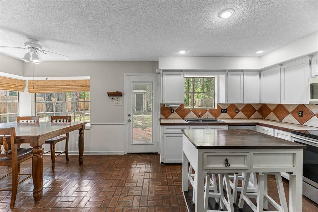 457 Monticello Park, Conroe, Texas image 12