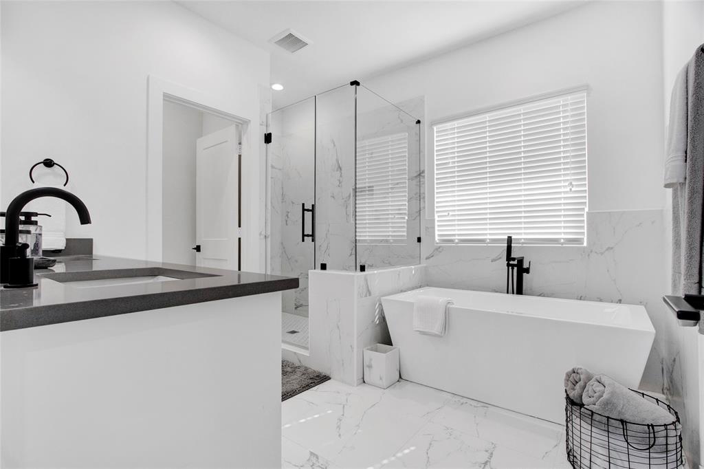 2404 Hadley Street #D, Houston, Texas image 4