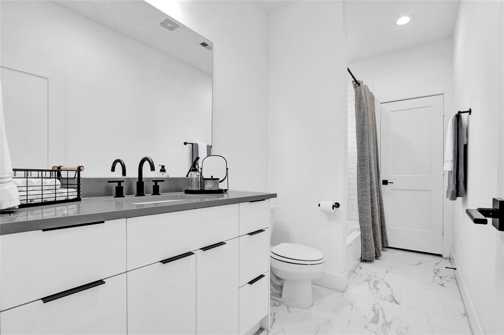 2404 Hadley Street #D, Houston, Texas image 8