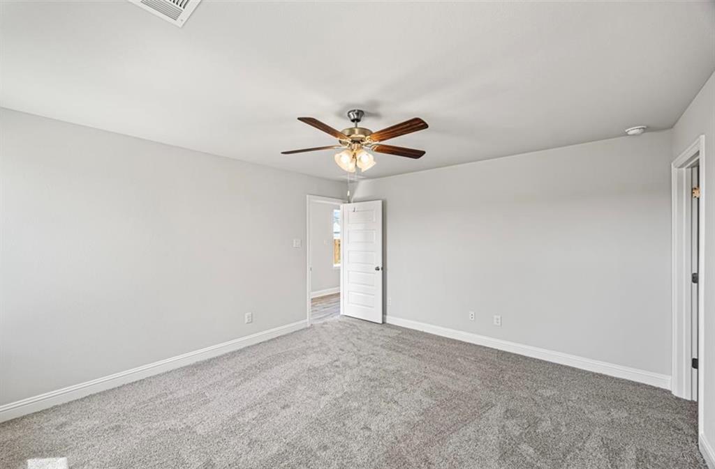 4335 West Bayou Maison Circle, Dickinson, Texas image 6