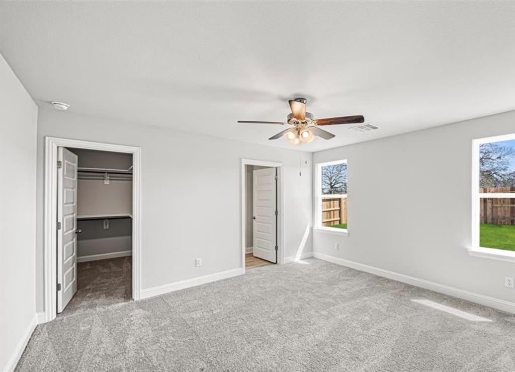 4335 West Bayou Maison Circle, Dickinson, Texas image 5