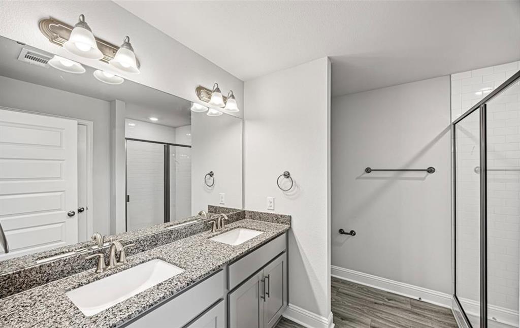 4335 West Bayou Maison Circle, Dickinson, Texas image 7