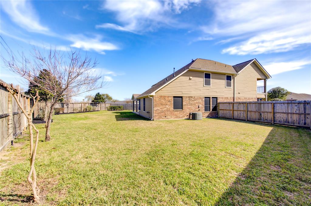 203 Harbor Bend Lane, Dickinson, Texas image 37