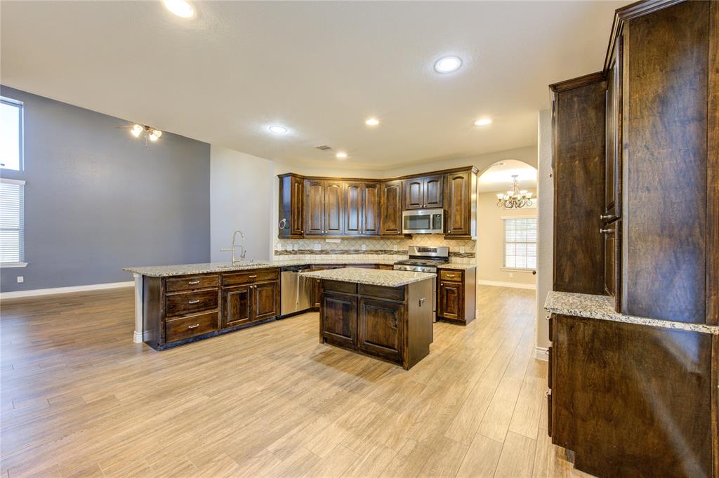 203 Harbor Bend Lane, Dickinson, Texas image 8