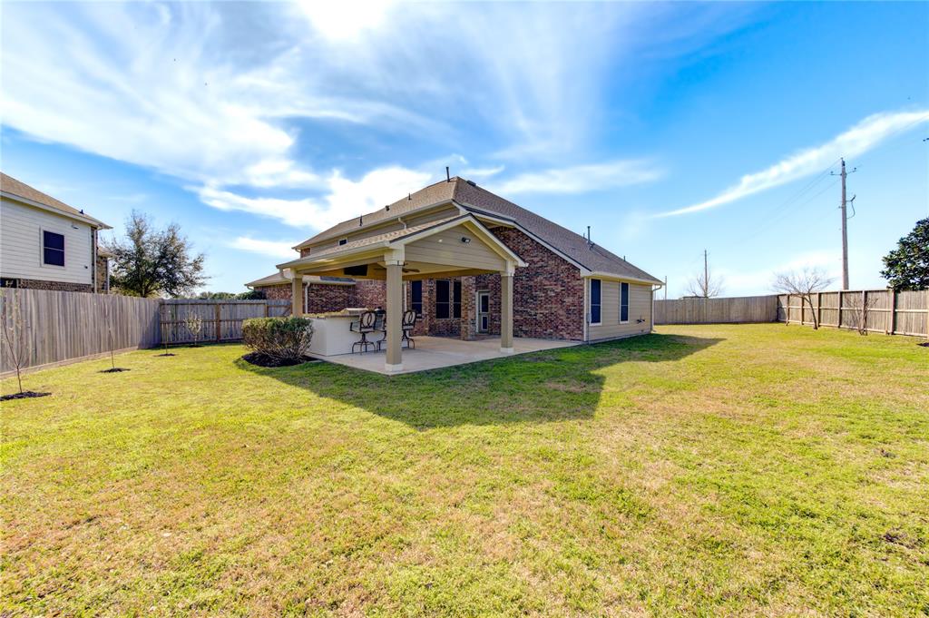 203 Harbor Bend Lane, Dickinson, Texas image 36