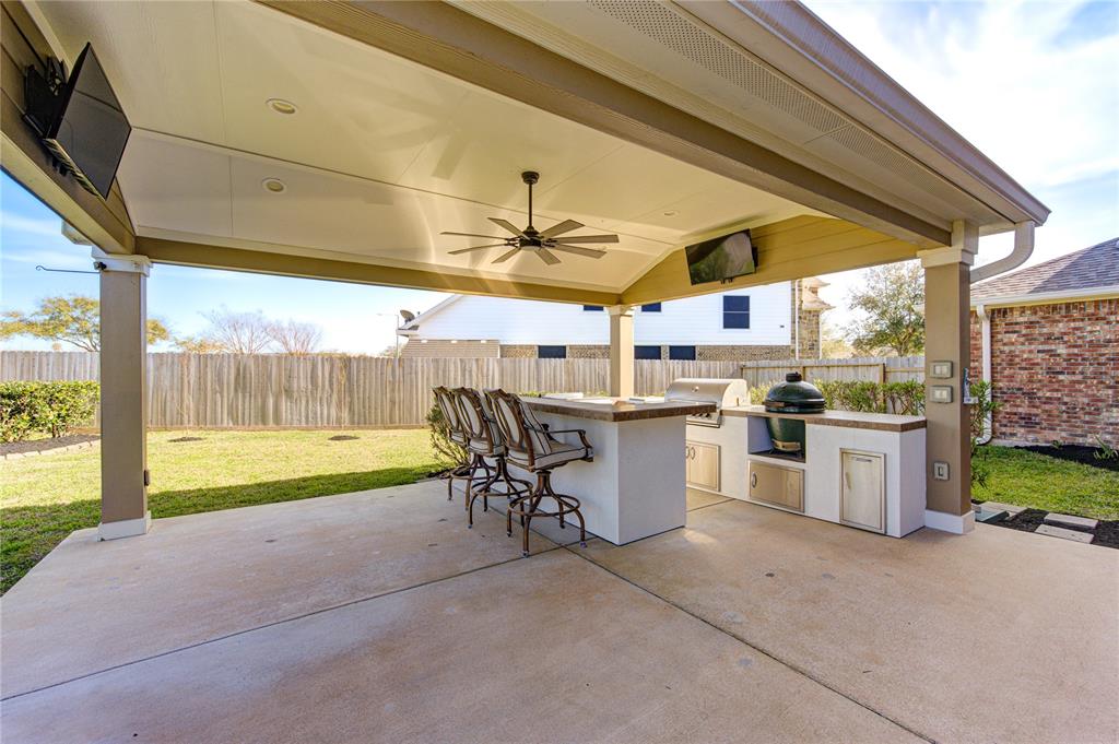 203 Harbor Bend Lane, Dickinson, Texas image 35