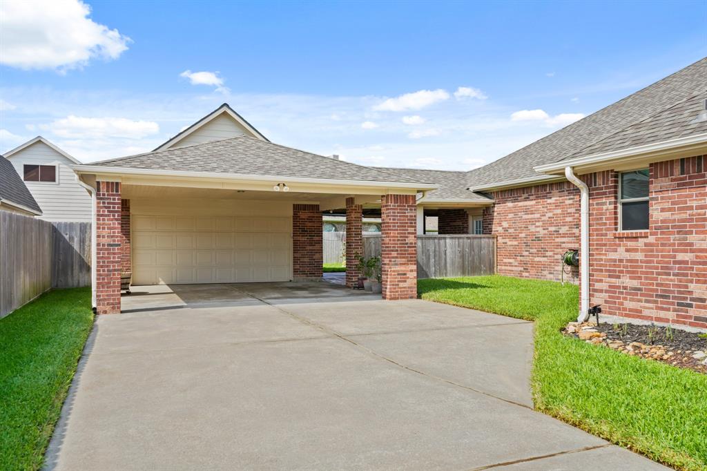 1704 Tempe Street, League City, Texas image 3