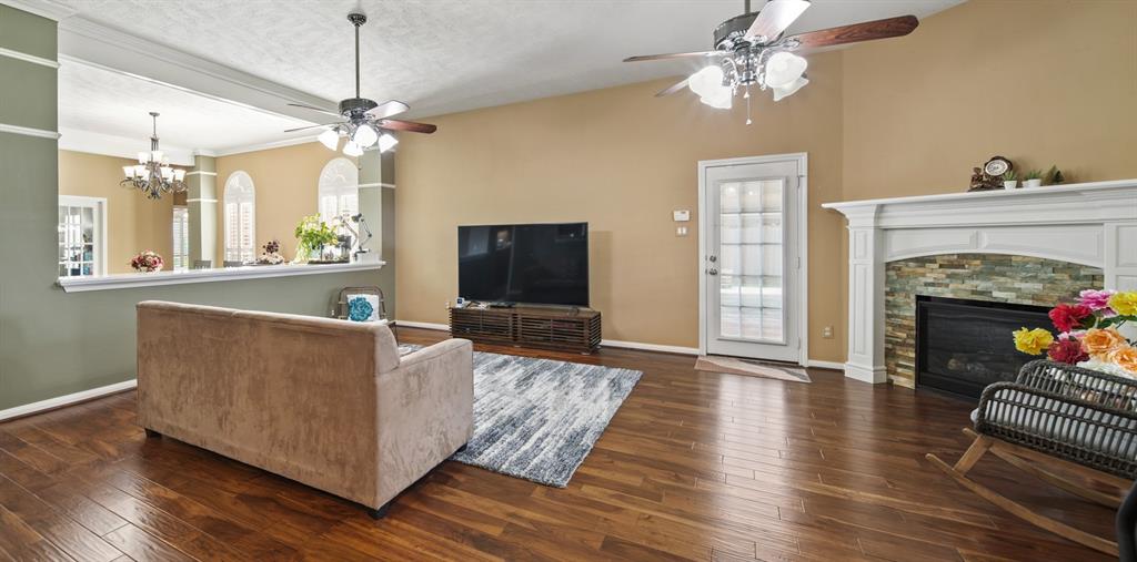 1704 Tempe Street, League City, Texas image 13