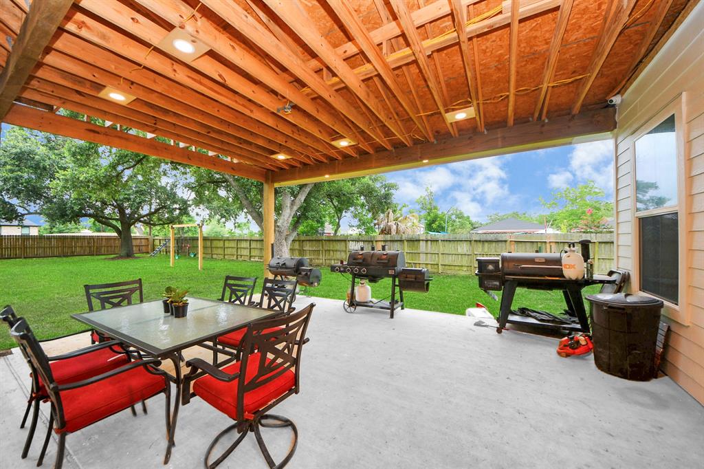 2310 Lomax Drive, La Porte, Texas image 33