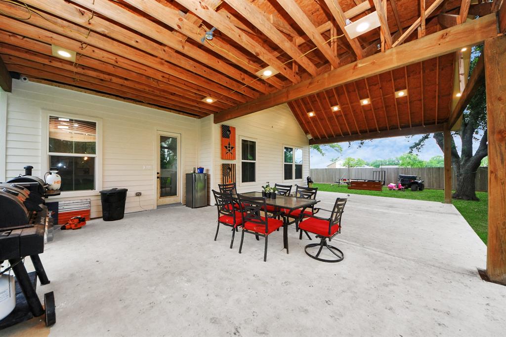 2310 Lomax Drive, La Porte, Texas image 34