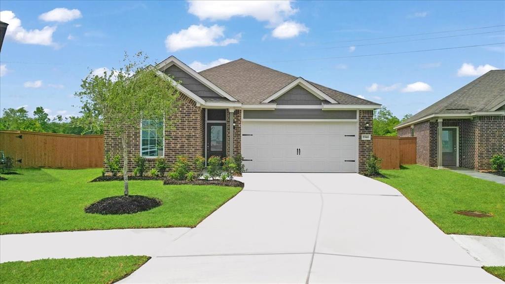 8946 Ice Quartz Drive, Iowa Colony, Texas image 1