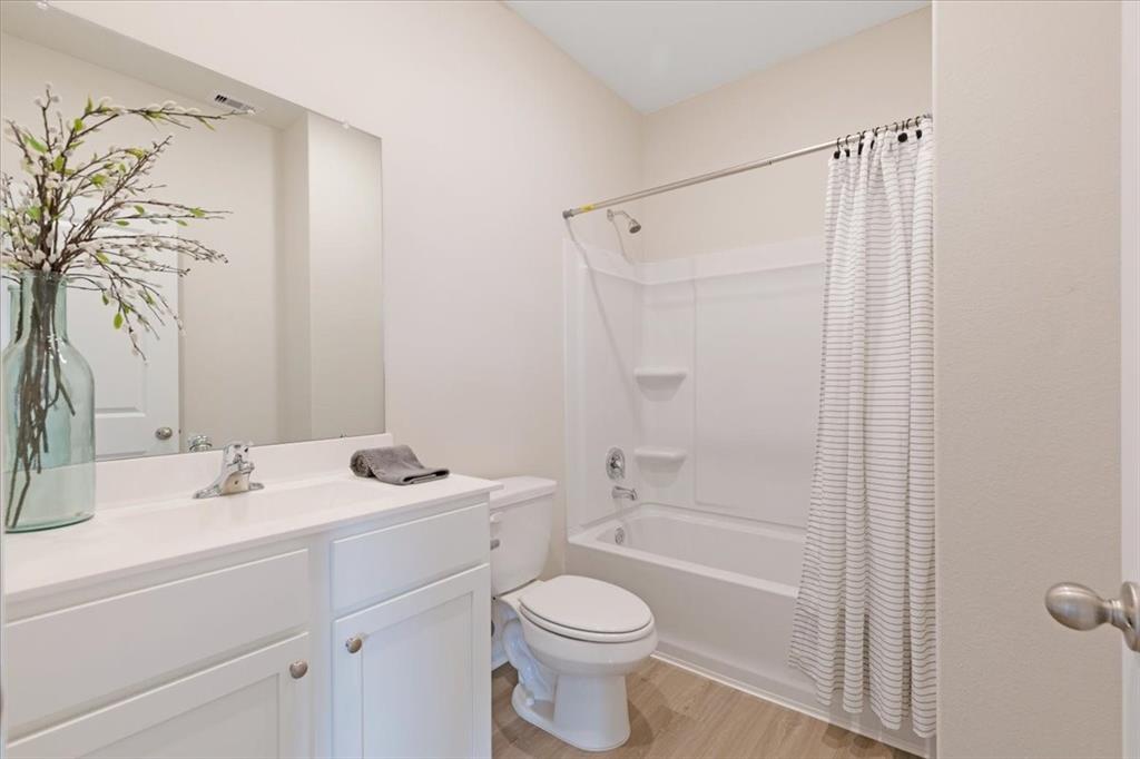 8946 Ice Quartz Drive, Iowa Colony, Texas image 19