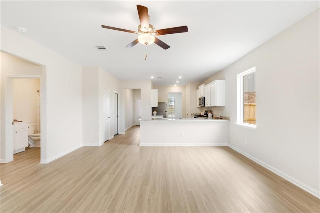 8946 Ice Quartz Drive, Iowa Colony, Texas image 7