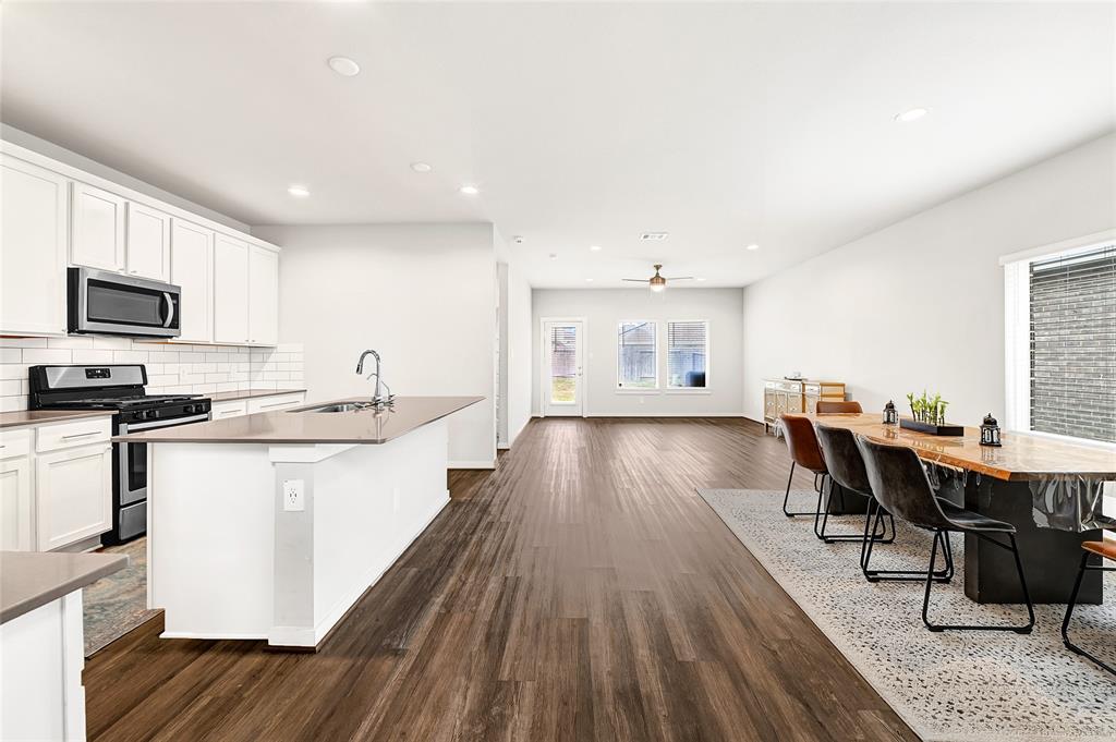 19027 Denstone Cliff Way