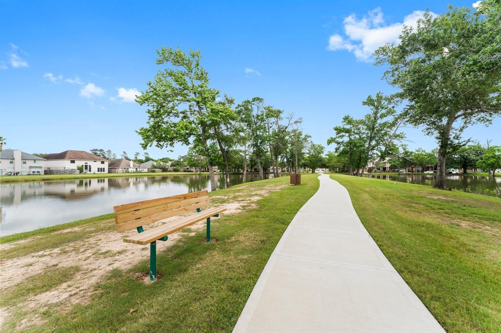 8303 Palmetta Spring Drive, Tomball, Texas image 45