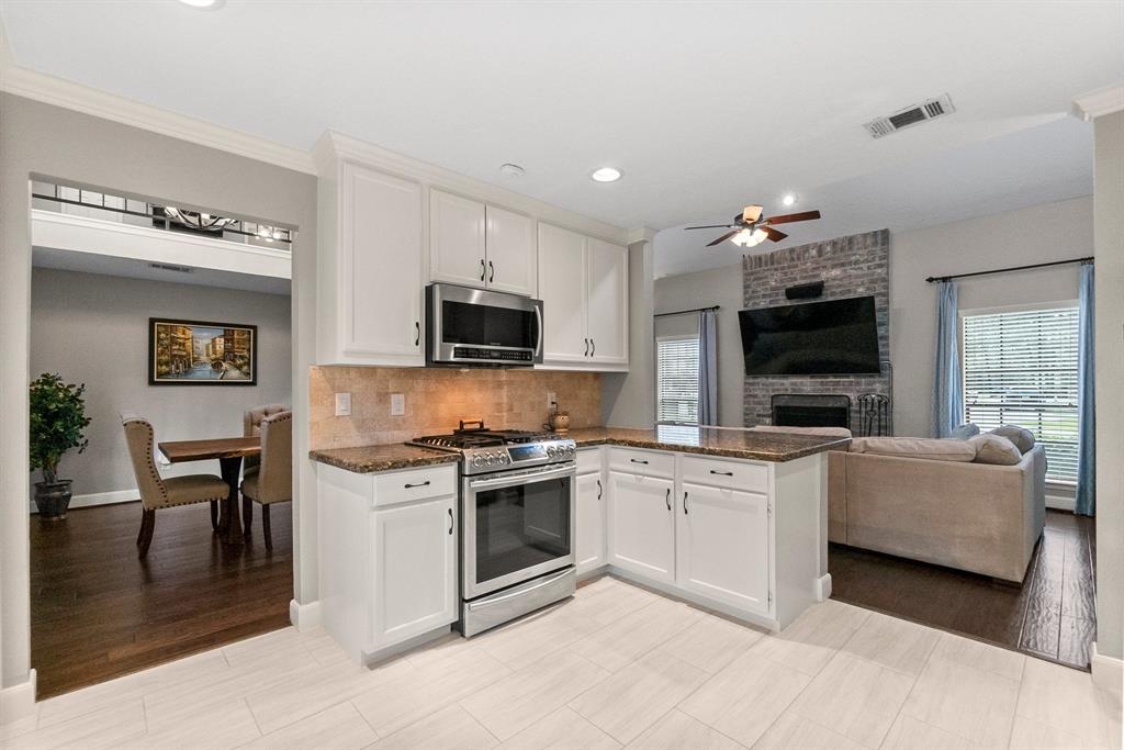 34 Pinewood Forest Court, The Woodlands, Texas image 15