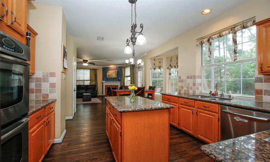 70 W Summer Storm Circle, The Woodlands, Texas image 12