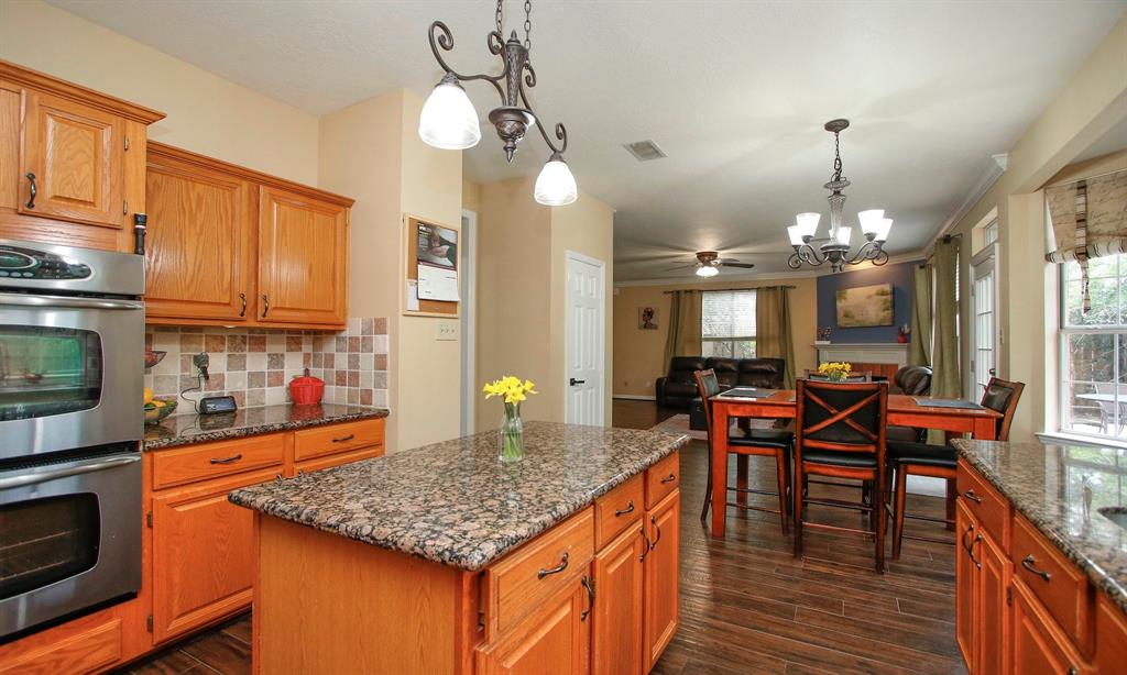 70 W Summer Storm Circle, The Woodlands, Texas image 15