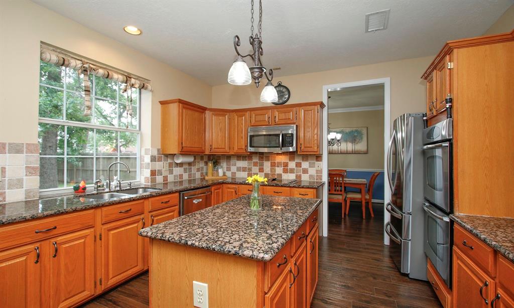 70 W Summer Storm Circle, The Woodlands, Texas image 13