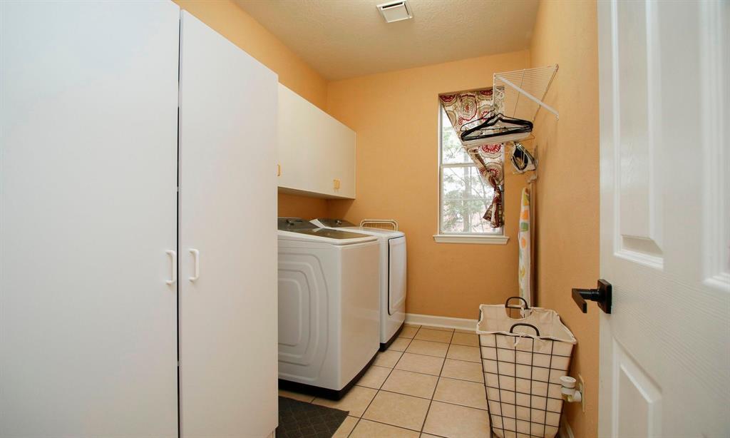 70 W Summer Storm Circle, The Woodlands, Texas image 25