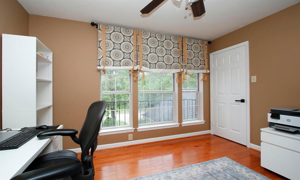 70 W Summer Storm Circle, The Woodlands, Texas image 33