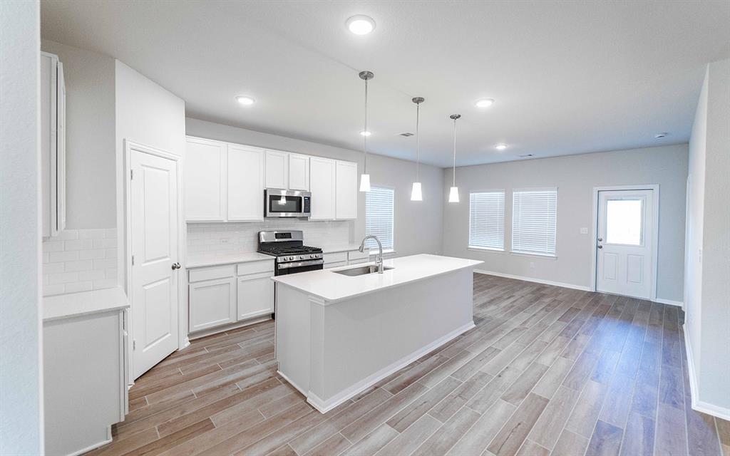9708 Sunny Valley Road, Conroe, Texas image 2