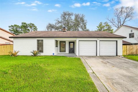 Single Family Residence in Houston TX 7331 Northleaf Drive.jpg