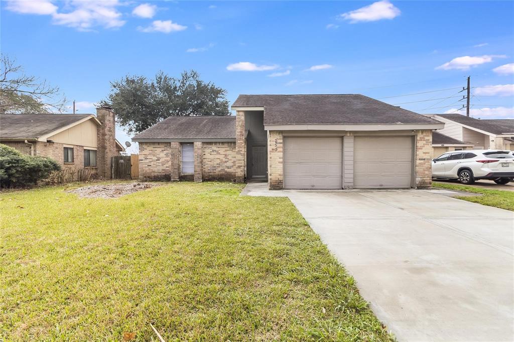 2530 Long Reach Drive, Sugar Land, Texas image 1