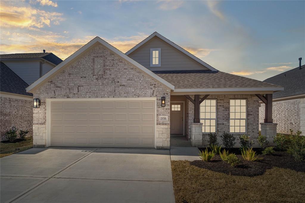 1956 Scarlet Yaupon Way, Conroe, Texas image 1