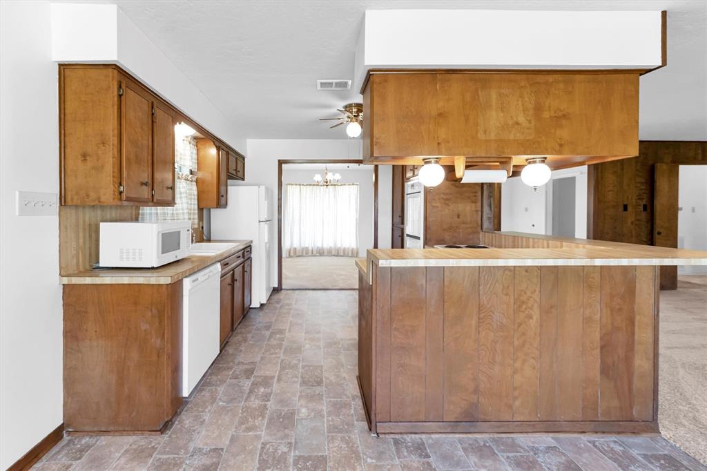 70 Paul Dixon Road, Huntsville, Texas image 11