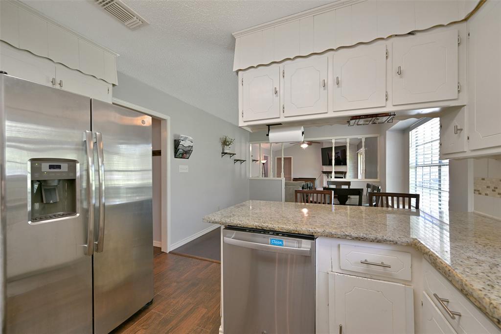 2480 W Shane Street, Alvin, Texas image 9