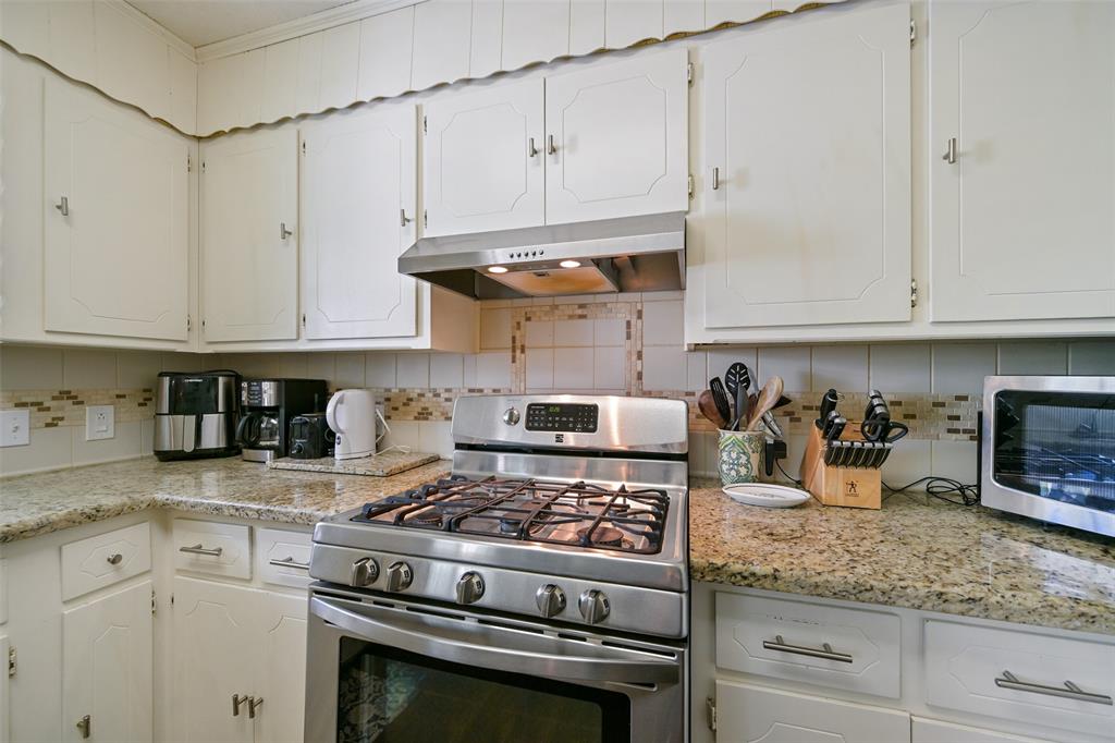 2480 W Shane Street, Alvin, Texas image 8