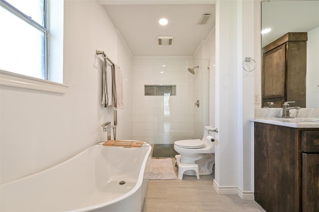 2480 W Shane Street, Alvin, Texas image 14