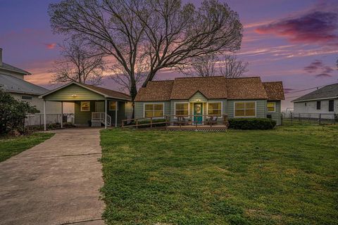 Single Family Residence in Bacliff TX 3827 Bayshore Drive 4.jpg