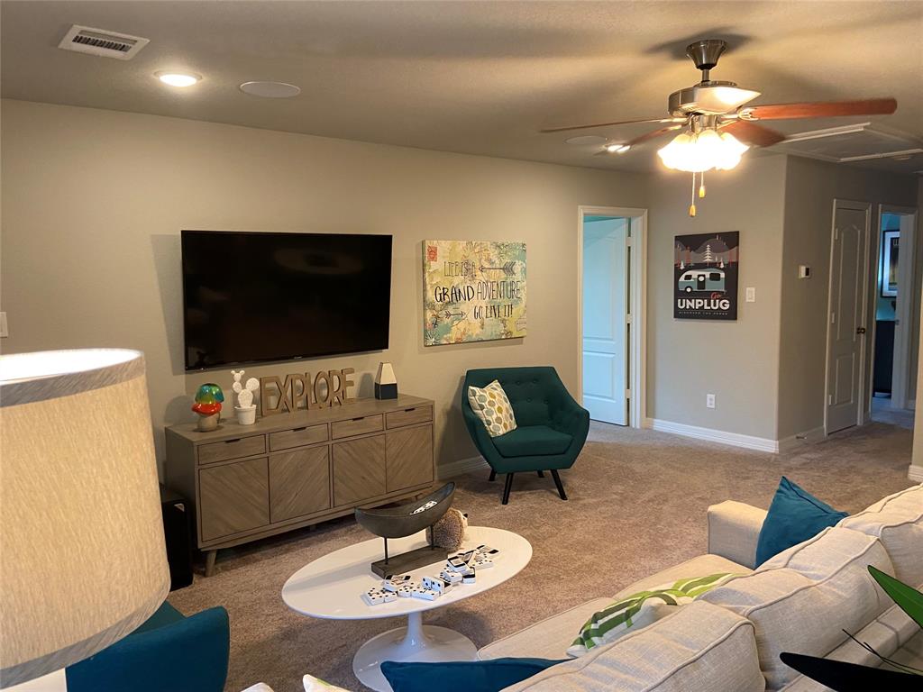 135 Teralyn Grove Loop, Conroe, Texas image 16