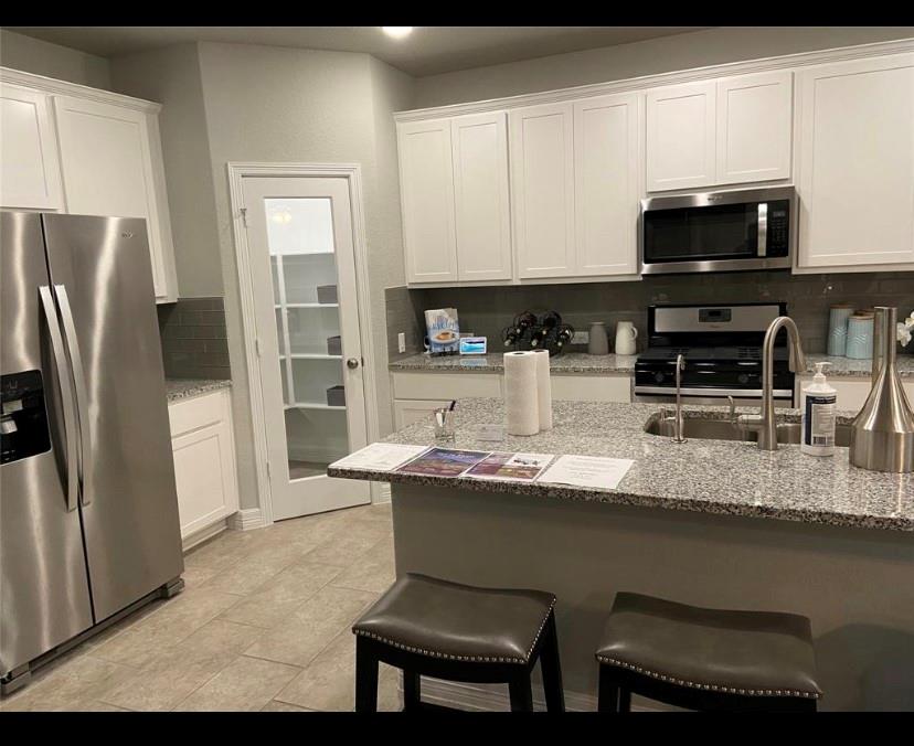 135 Teralyn Grove Loop, Conroe, Texas image 3