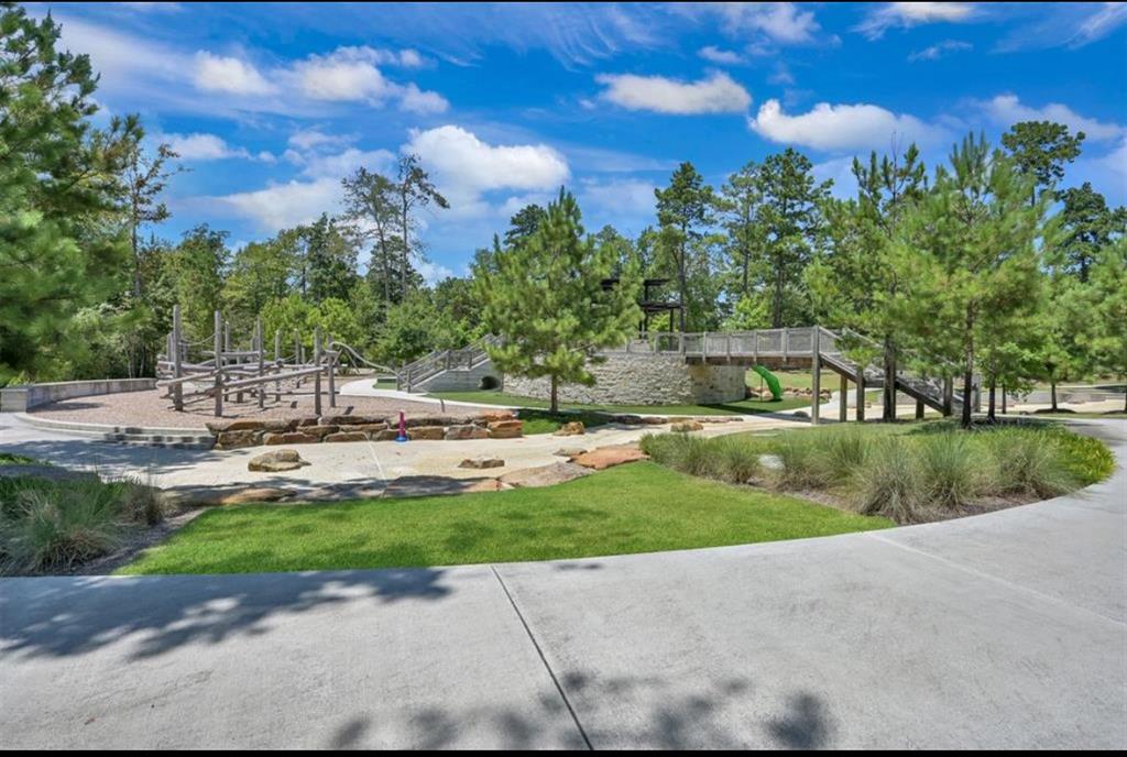 135 Teralyn Grove Loop, Conroe, Texas image 26