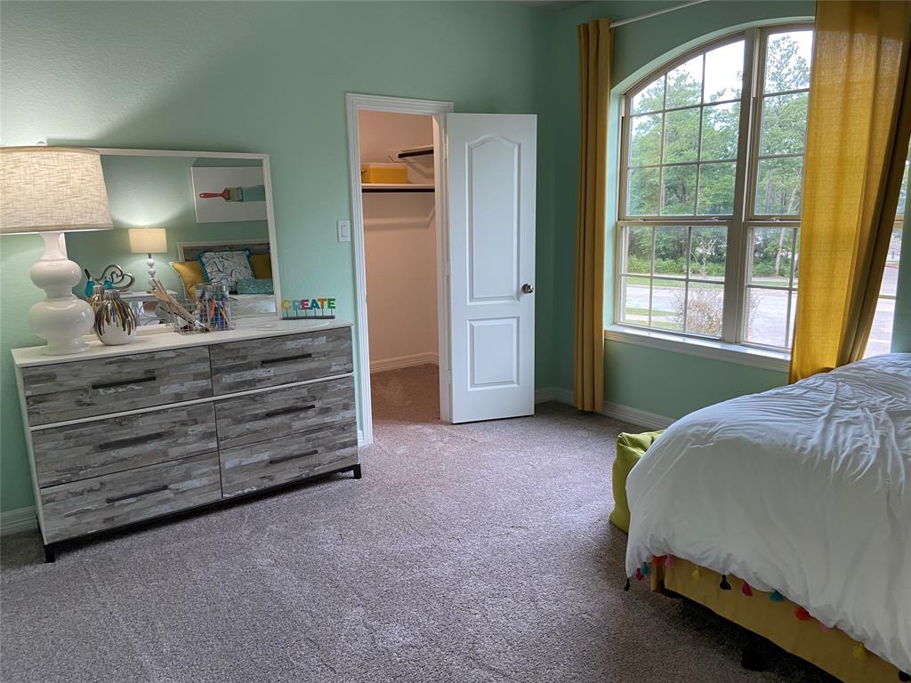 135 Teralyn Grove Loop, Conroe, Texas image 11