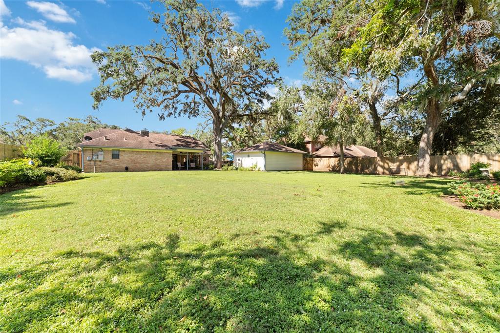 132 Arrowwood Street, Lake Jackson, Texas image 26