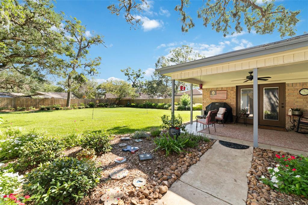 132 Arrowwood Street, Lake Jackson, Texas image 24