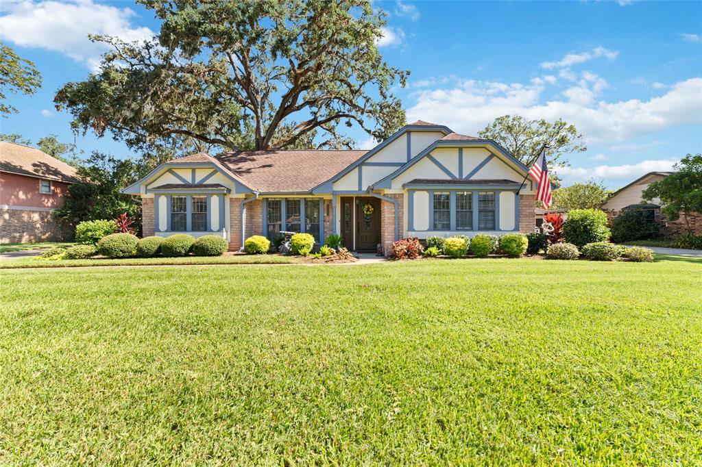 132 Arrowwood Street, Lake Jackson, Texas image 1