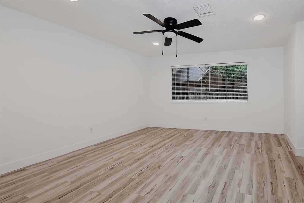 4 Hedgebell Court, The Woodlands, Texas image 14