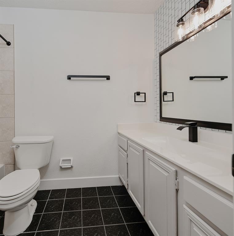 4 Hedgebell Court, The Woodlands, Texas image 18