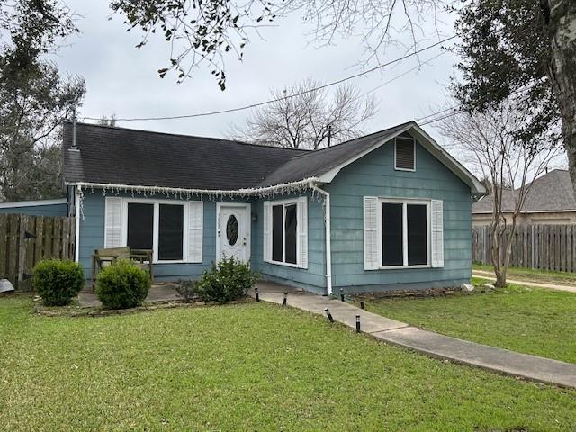 1005 Fahrenthold Street, El Campo, Texas image 1