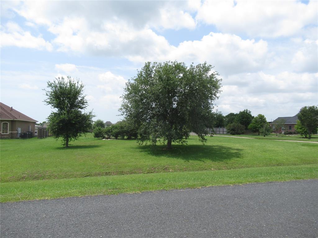 4210 Majestic Drive, Baytown, Texas image 3