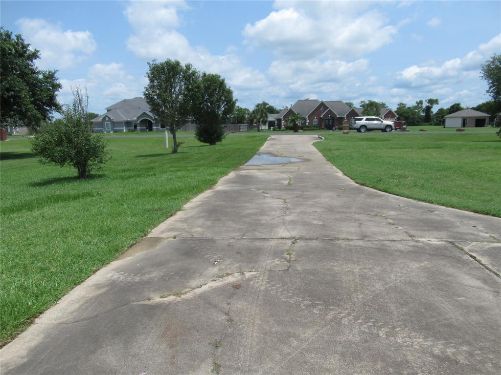 4210 Majestic Drive, Baytown, Texas image 8