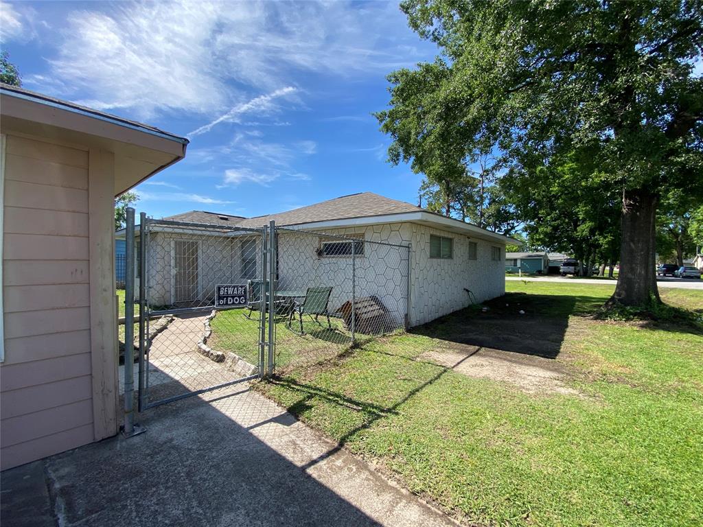 8038 Woodlyn Road, Houston, Texas image 14