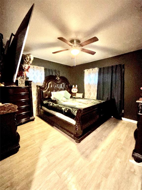 8038 Woodlyn Road, Houston, Texas image 10