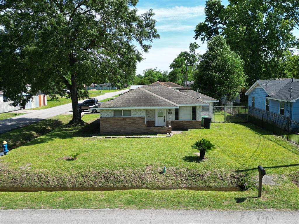 8038 Woodlyn Road, Houston, Texas image 18
